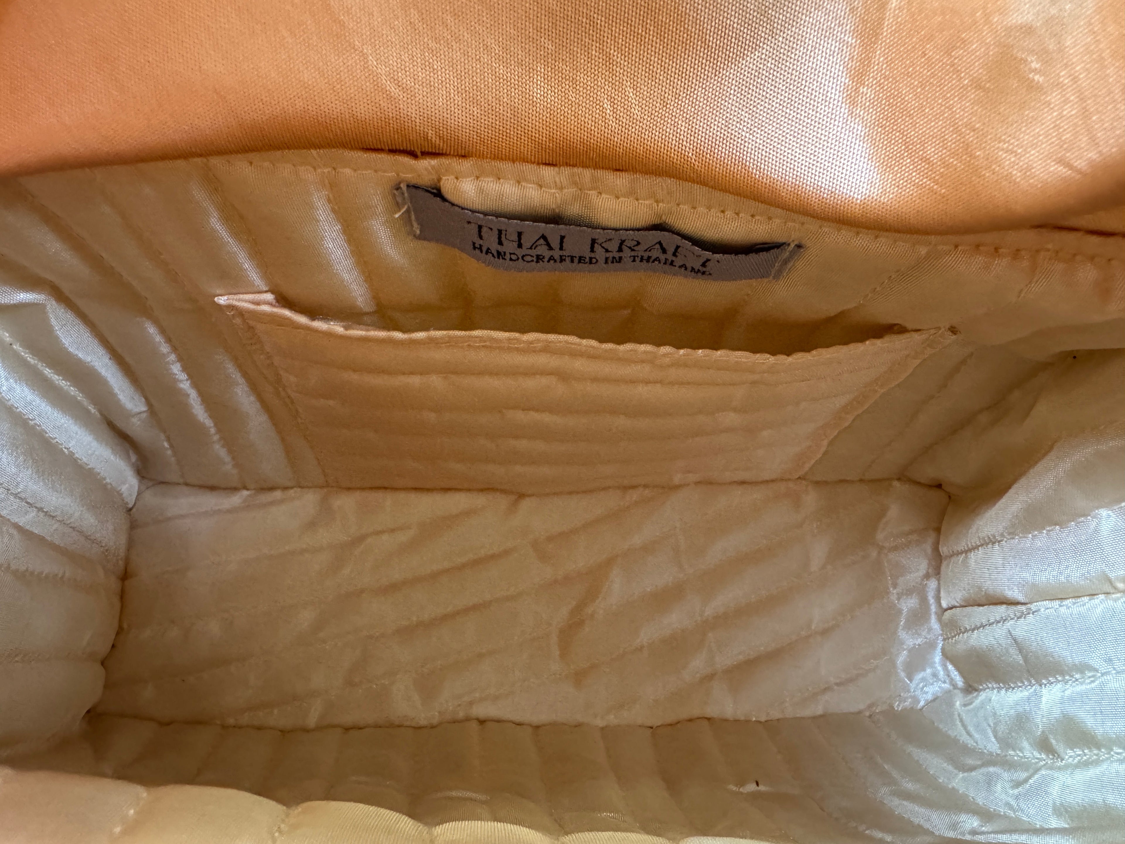 Pink Purse by Thai Kraft